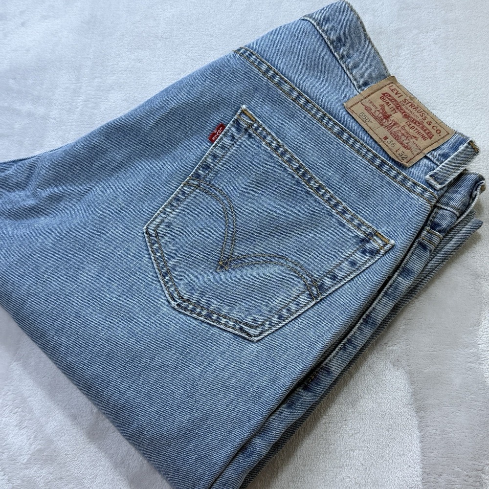 Men's 36x32 LEVI'S 550 Relaxed Fit Straight Leg Light Blue Wash Jeans Pants